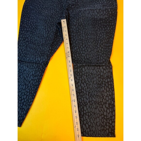 Good American Good Legs Crop Leopard Jeans Womens 24 Black Printed High Rise NWT - Picture 5 of 12